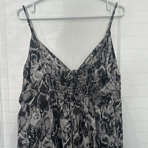 Romper - Picture 4 of 4